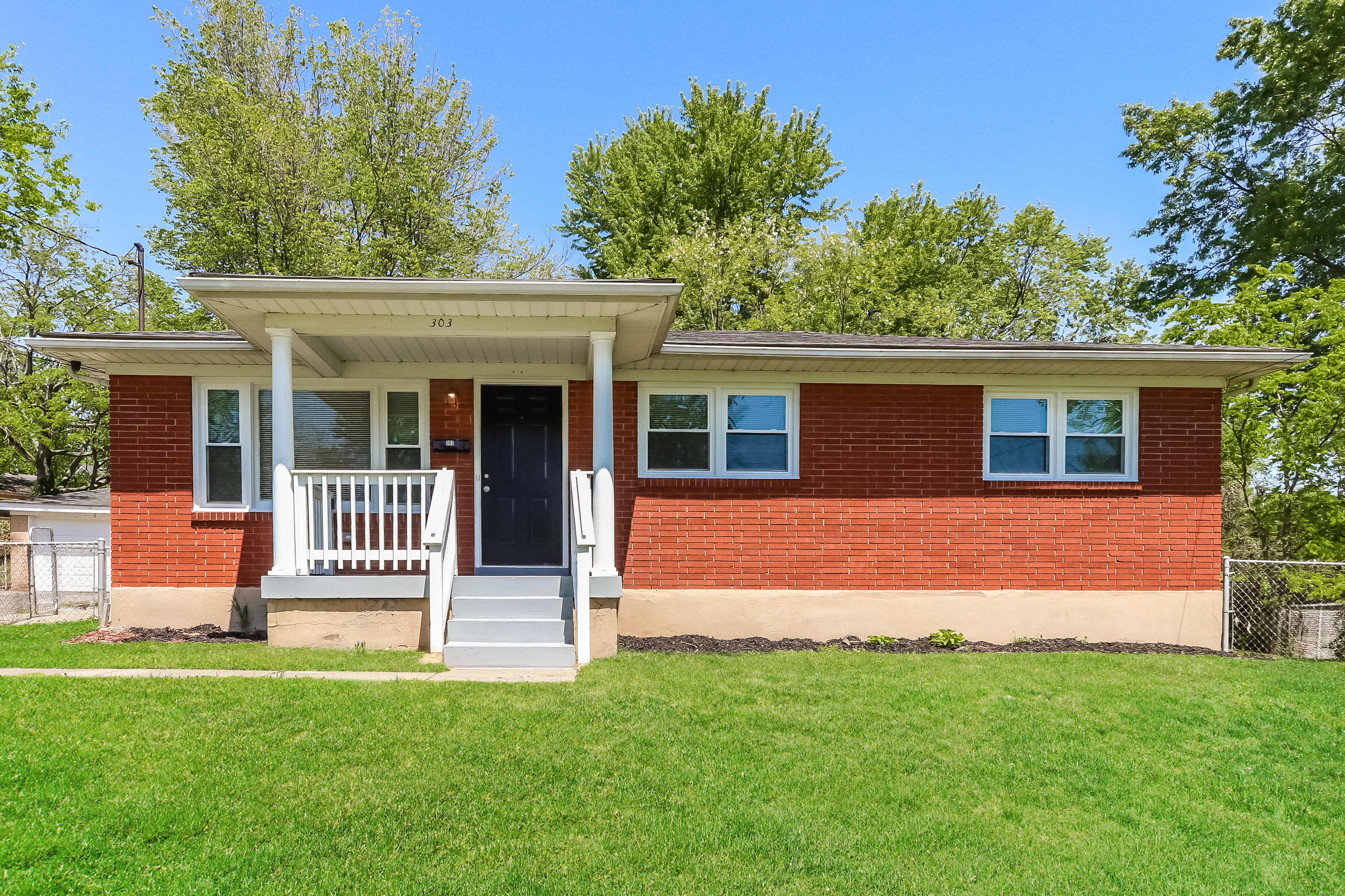 303 Elk River Dr Louisville, KY 40214